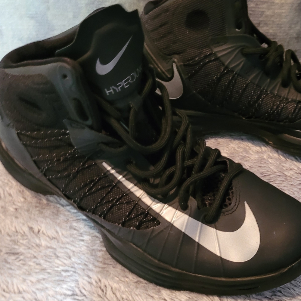 Nike Hyperdunks men's size 11 basketball shoe, black